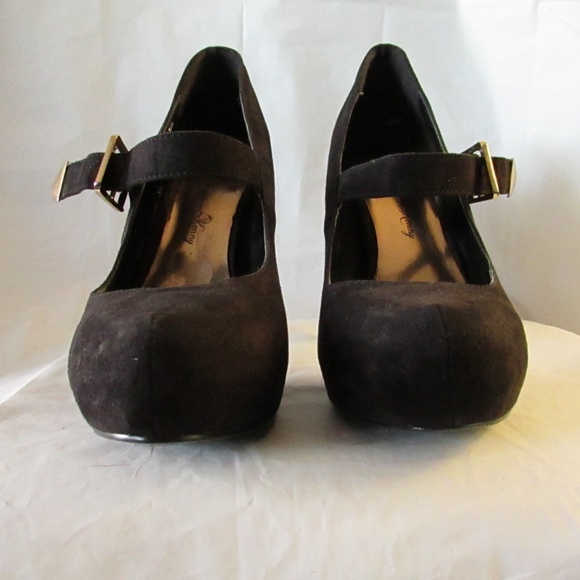 Penny Loves Kenny Black Heels - Picture 2 of 6